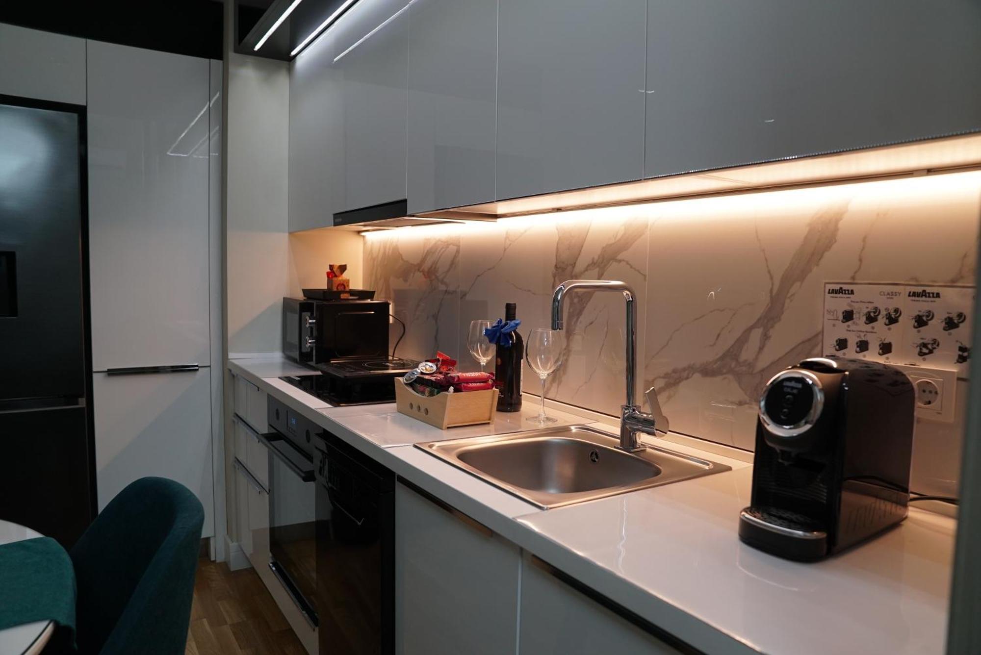 Diamond 72 Apartment , Skopje City - Center, Diamond Residences, Free Parking Esterno foto